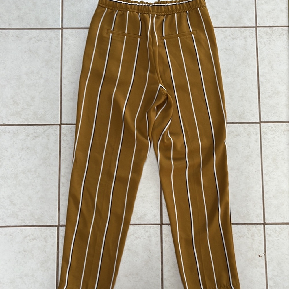 H&M Size 2 - Picture 4 of 4